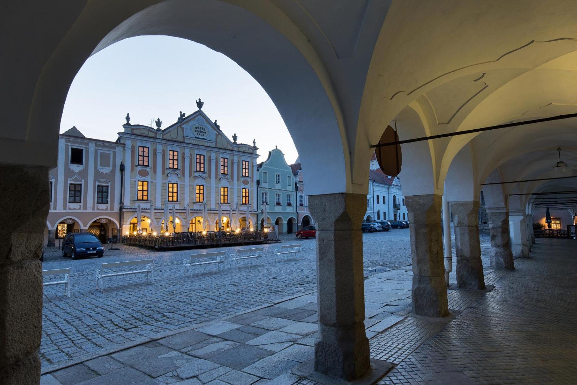 Hotel U Cerneho Orla Telč Kültér fotó