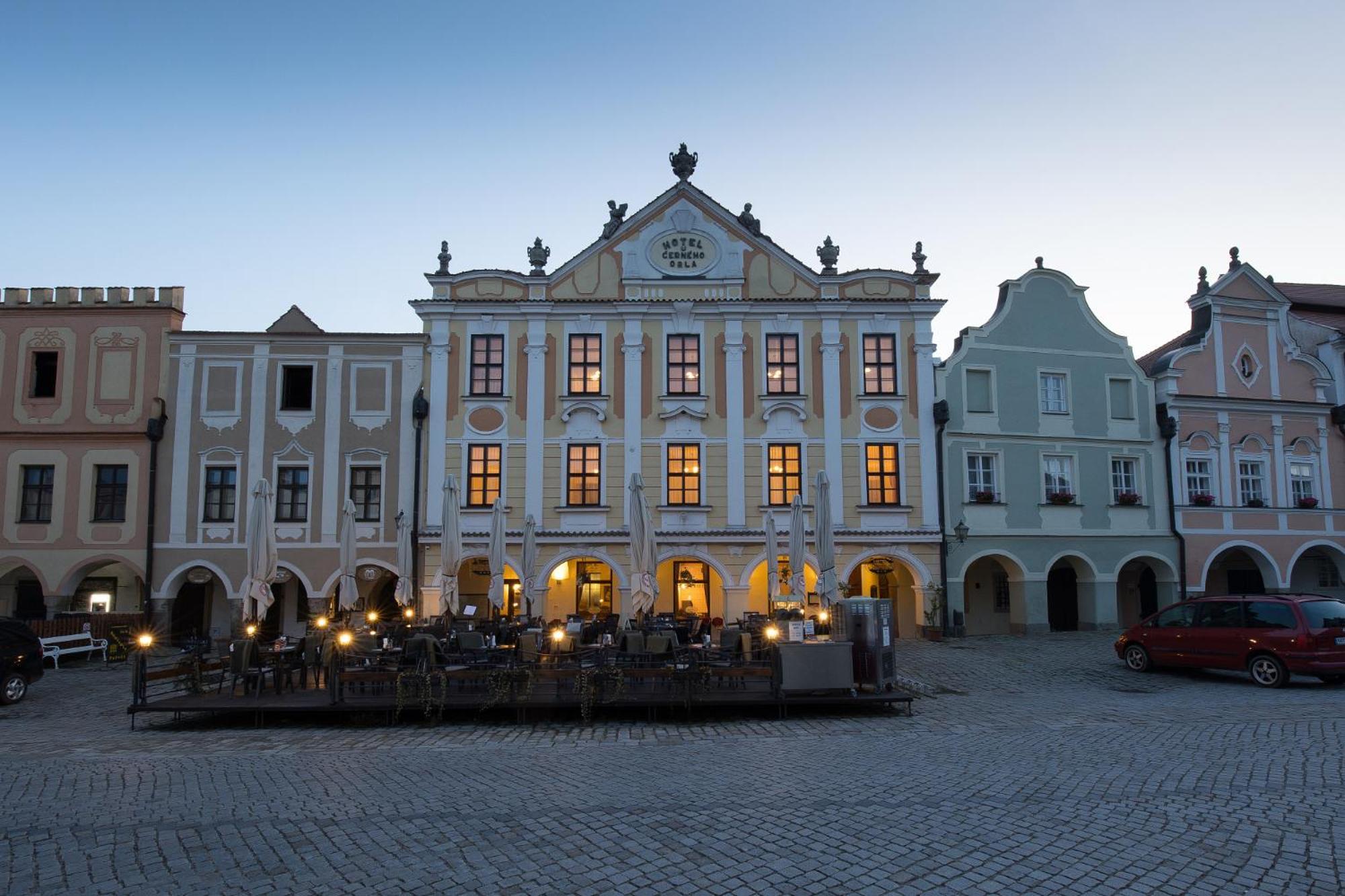 Hotel U Cerneho Orla Telč Kültér fotó