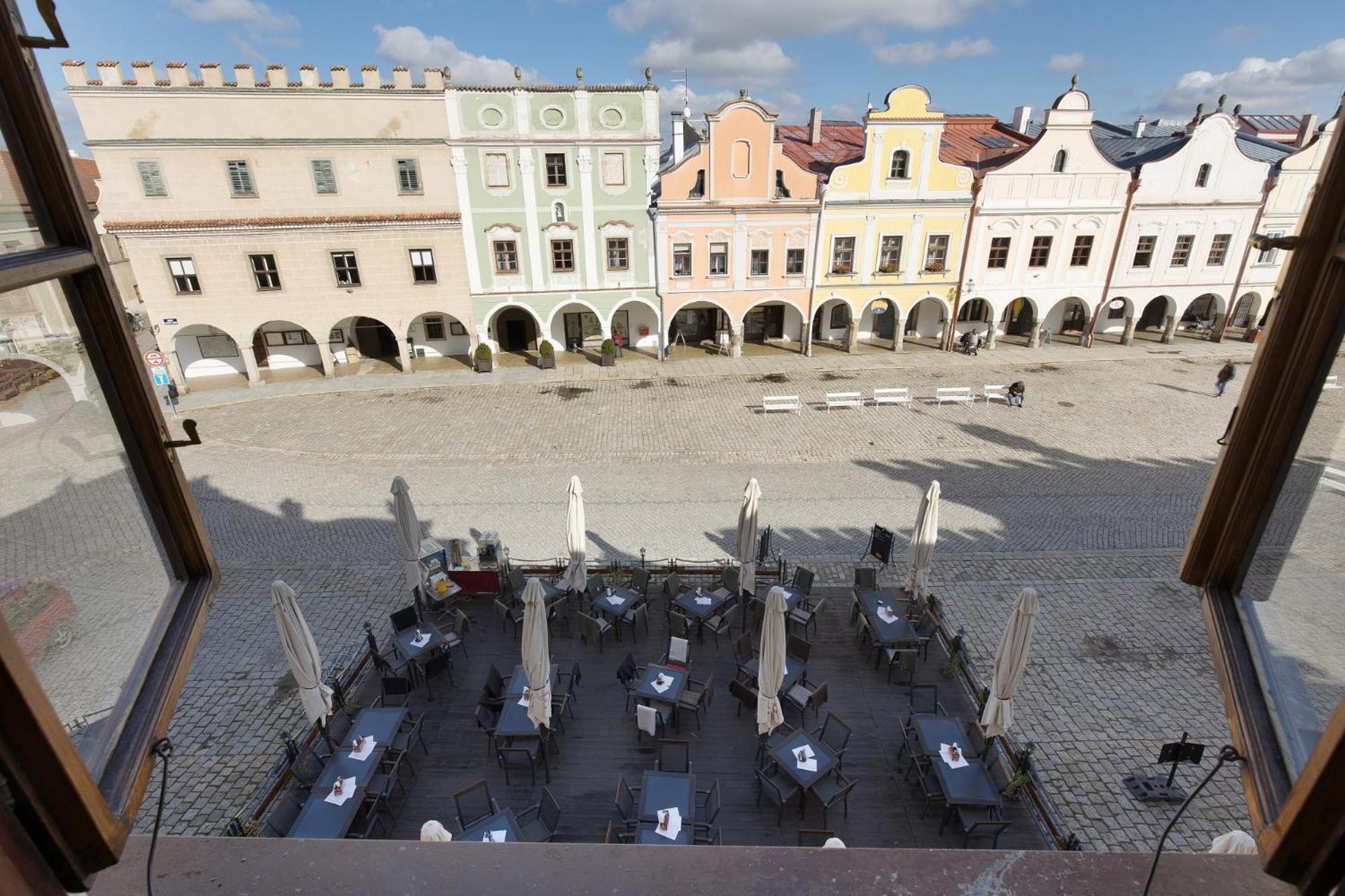 Hotel U Cerneho Orla Telč Kültér fotó