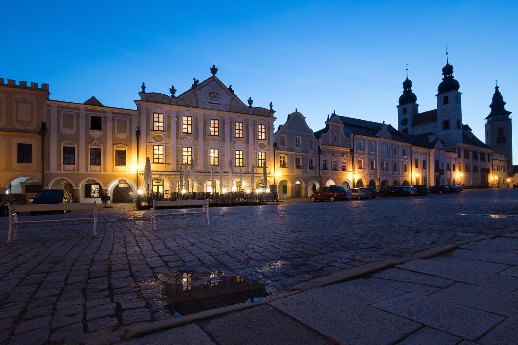 Hotel U Cerneho Orla Telč Kültér fotó