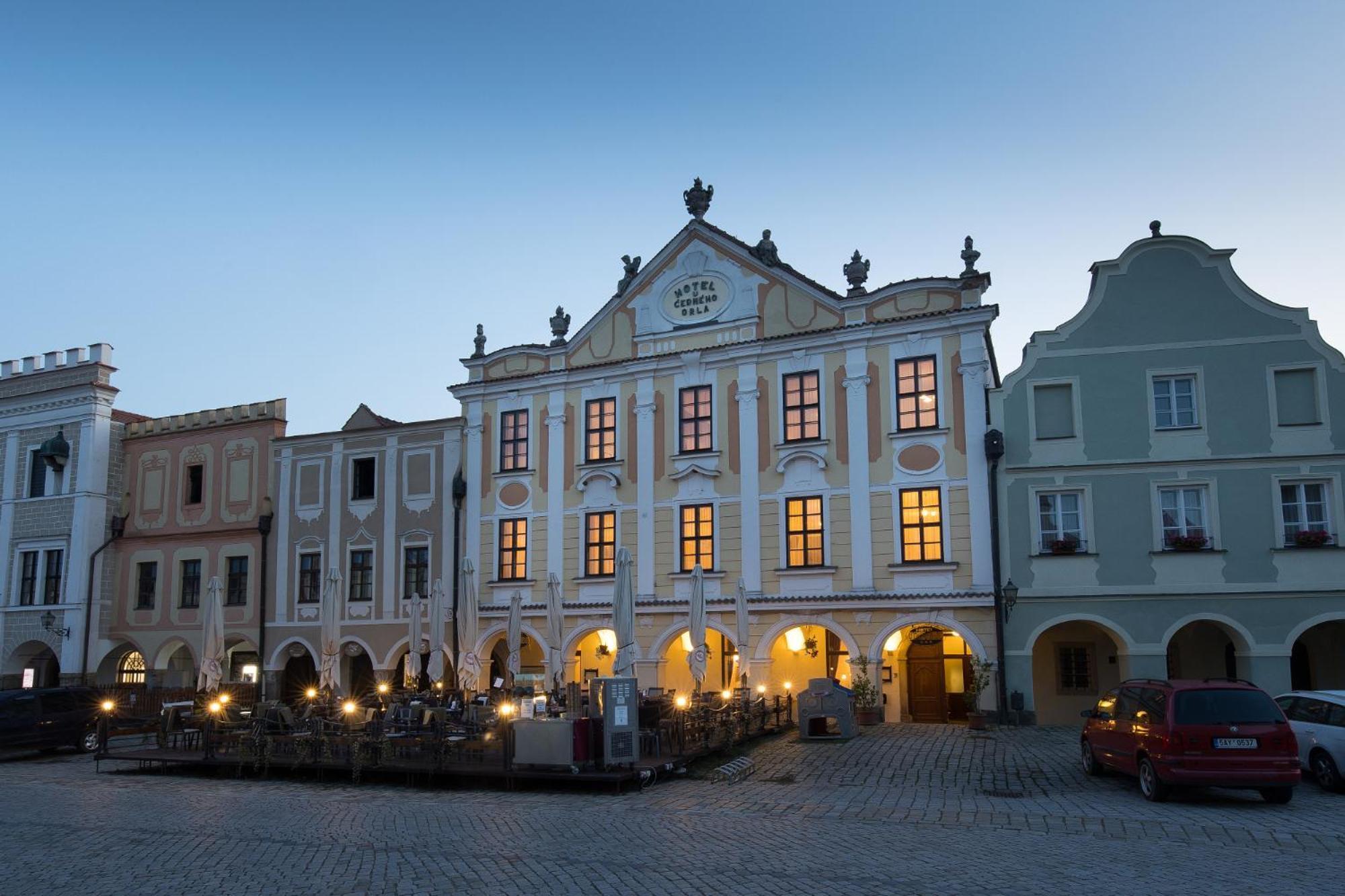 Hotel U Cerneho Orla Telč Kültér fotó