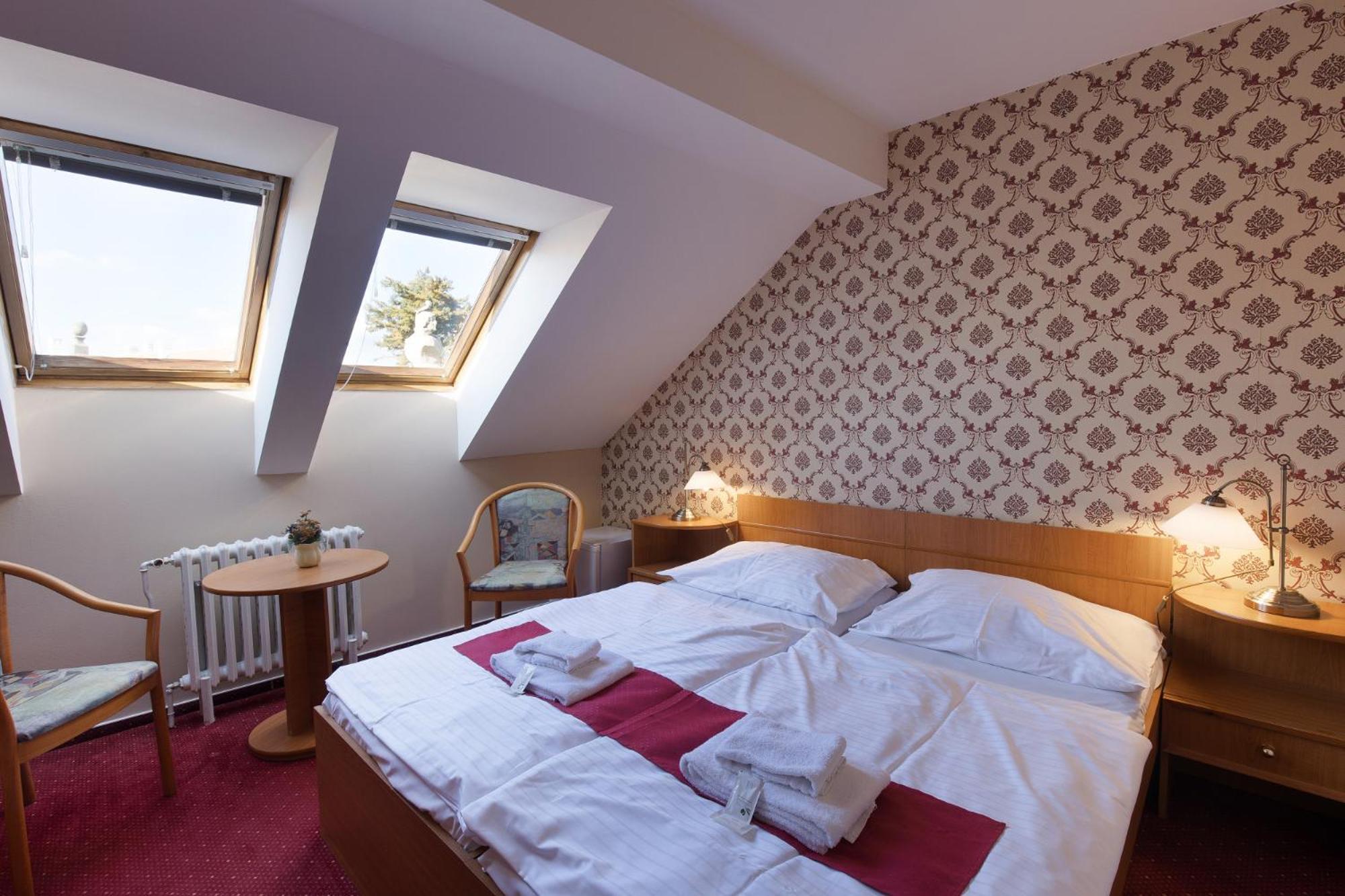 Hotel U Cerneho Orla Telč Kültér fotó