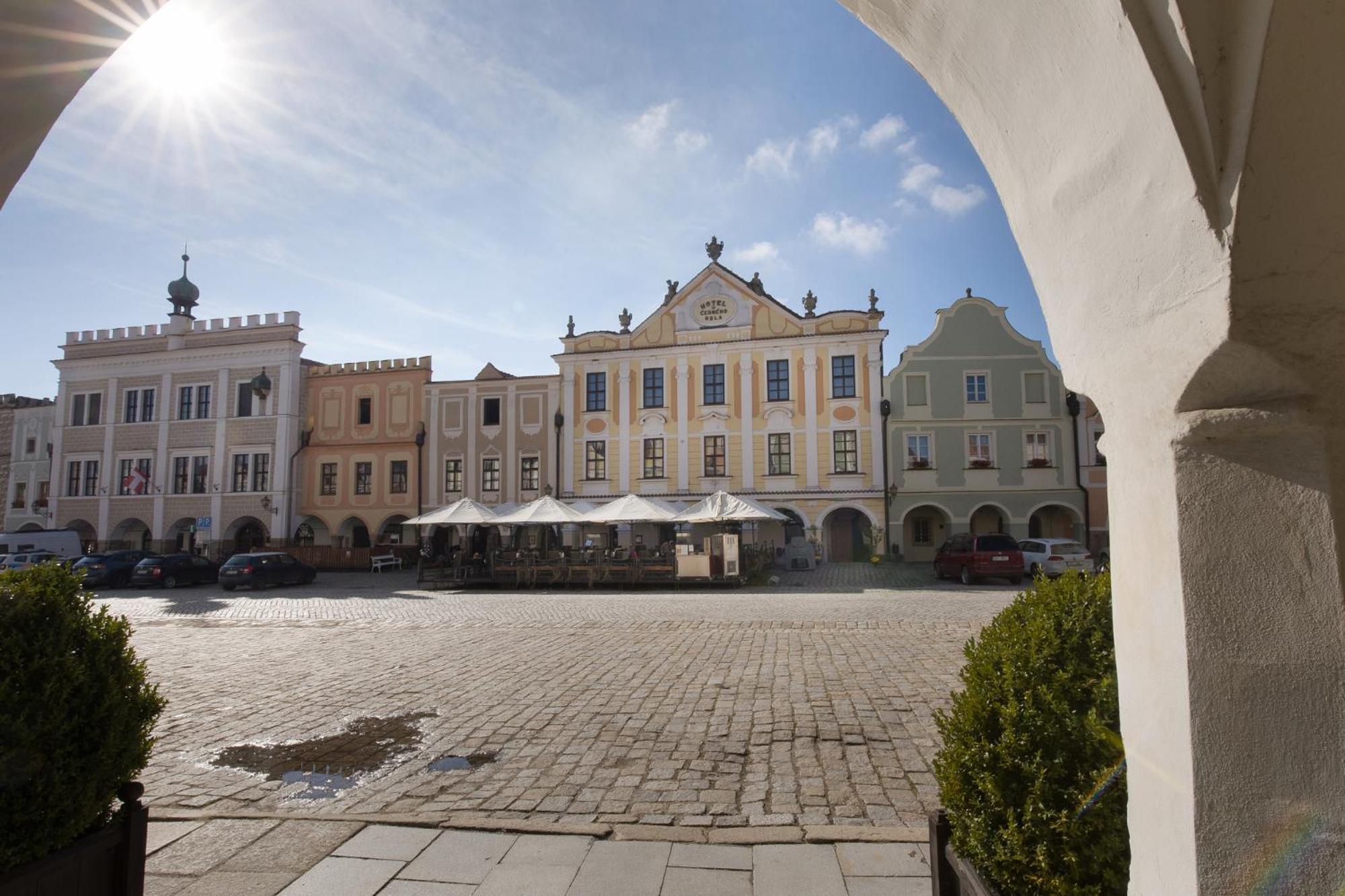Hotel U Cerneho Orla Telč Kültér fotó