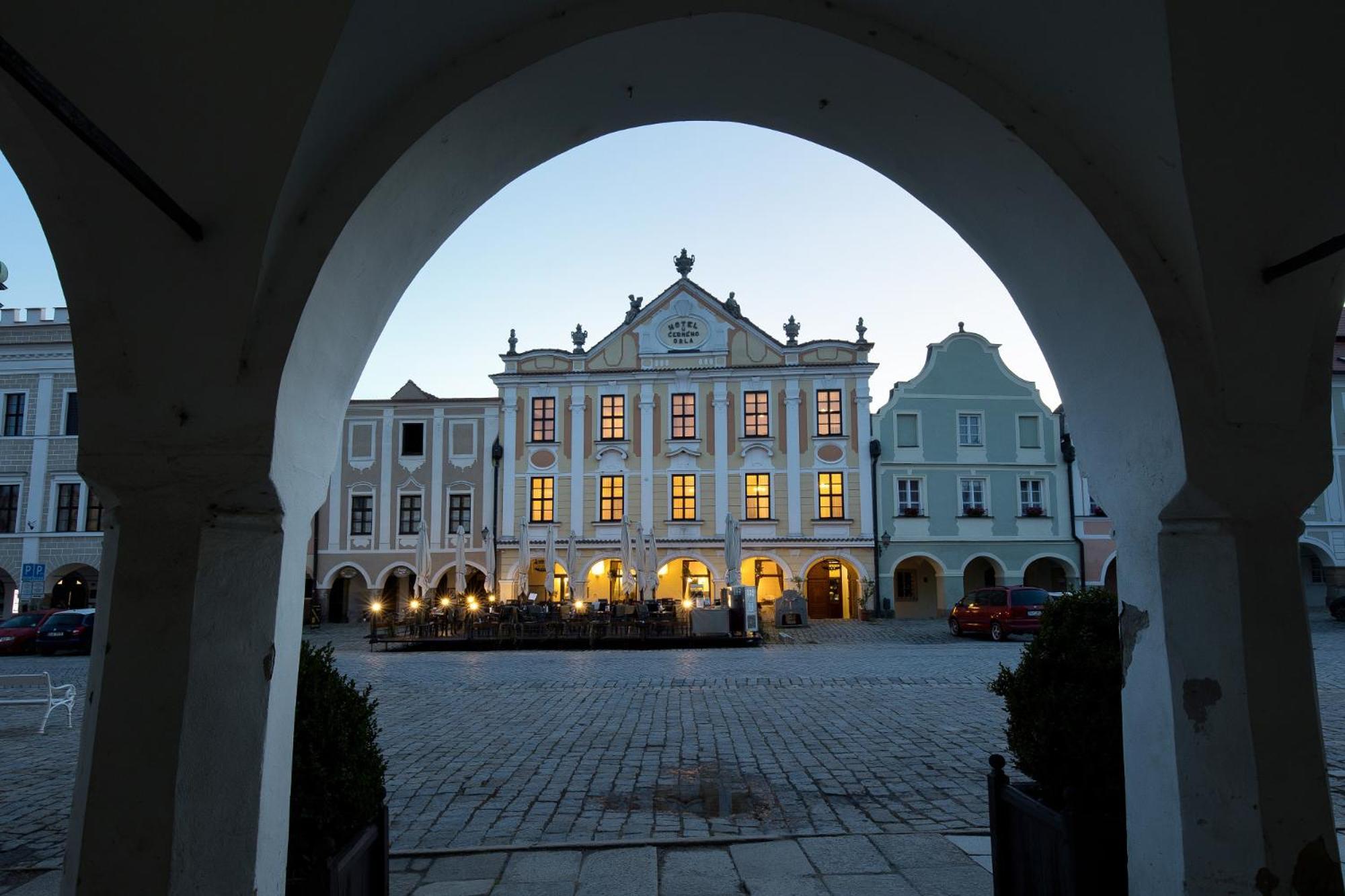 Hotel U Cerneho Orla Telč Kültér fotó