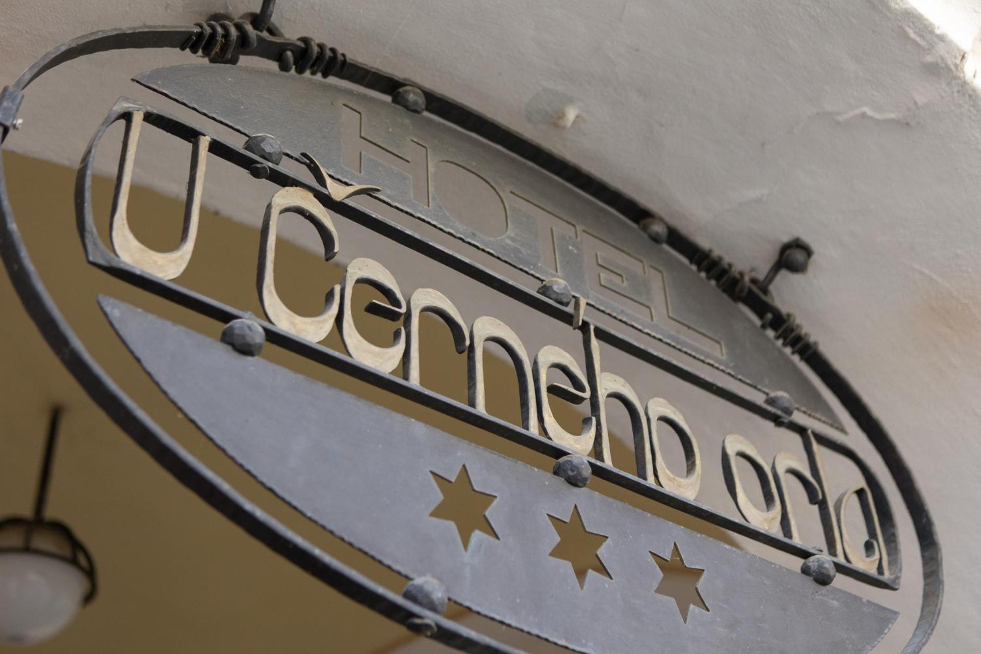 Hotel U Cerneho Orla Telč Kültér fotó