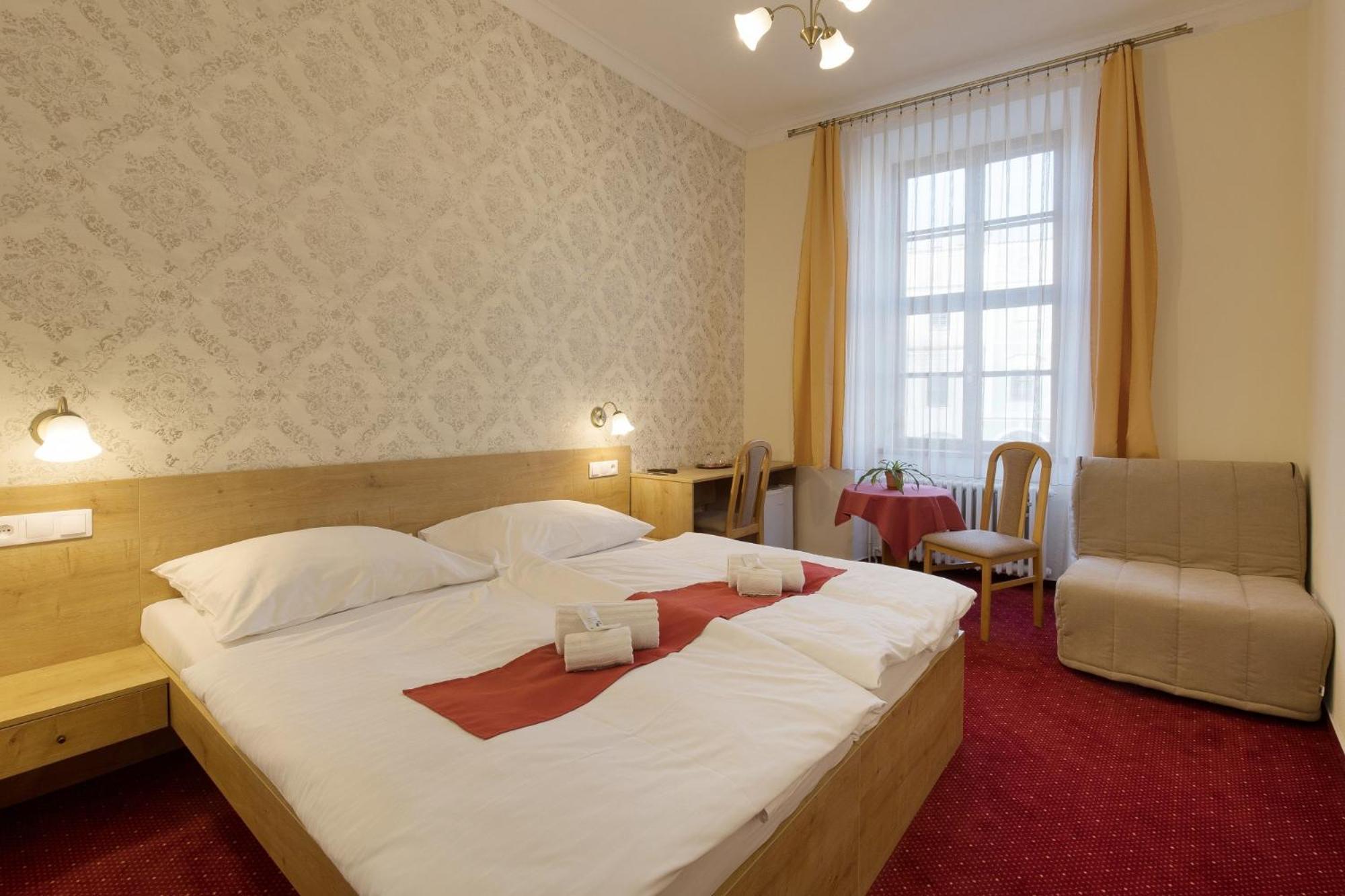 Hotel U Cerneho Orla Telč Kültér fotó