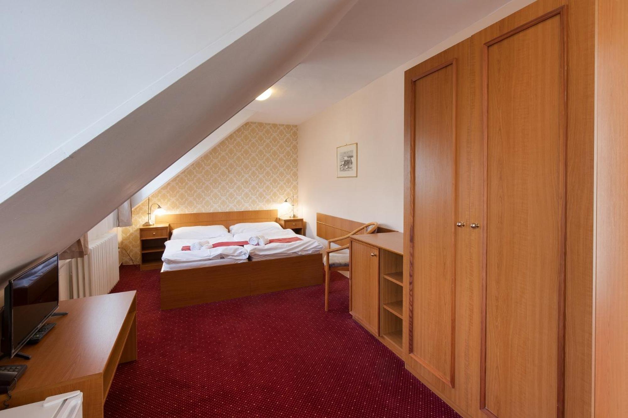 Hotel U Cerneho Orla Telč Kültér fotó