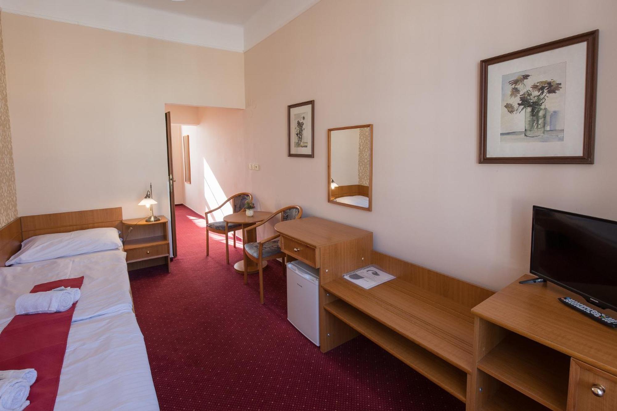 Hotel U Cerneho Orla Telč Kültér fotó