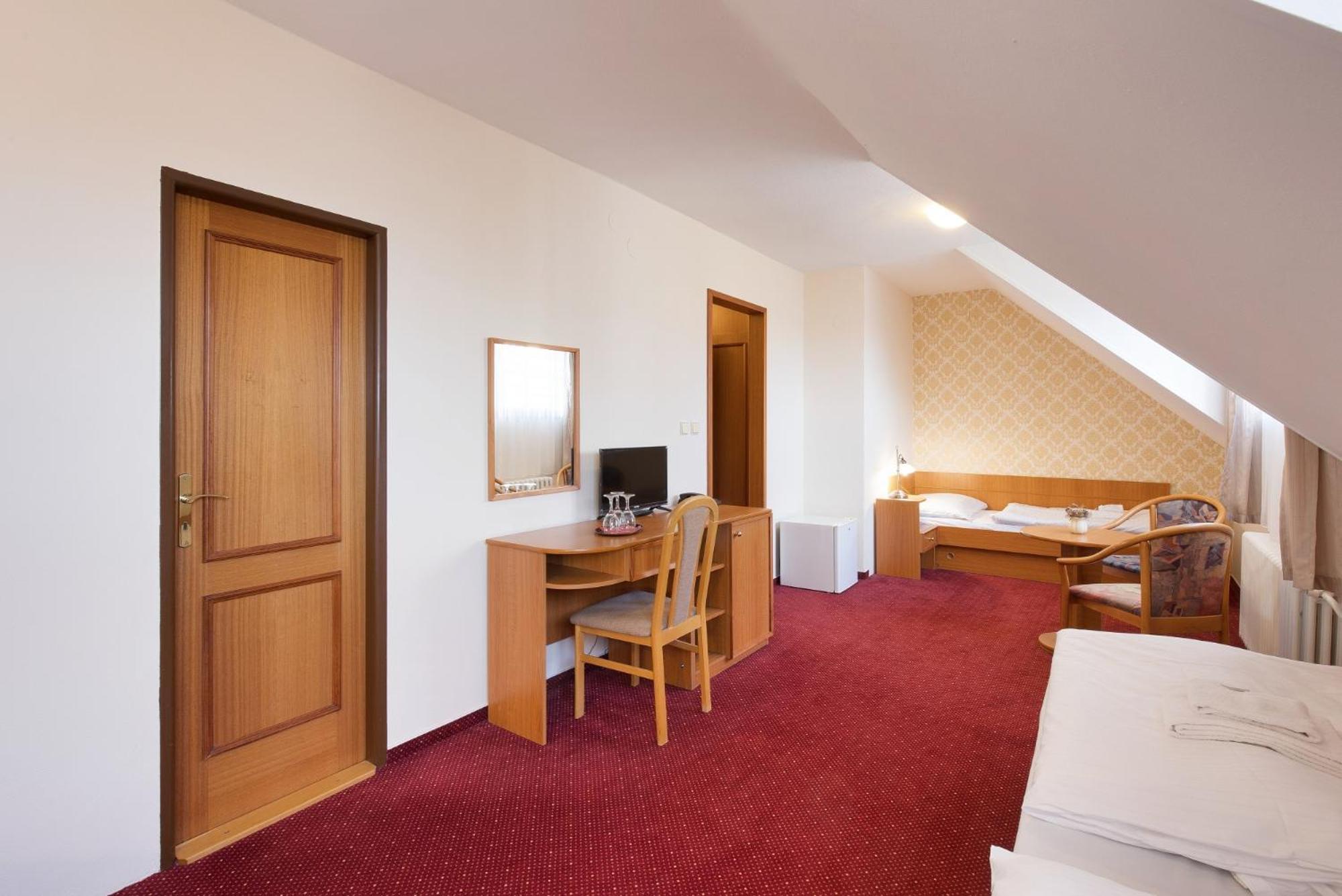 Hotel U Cerneho Orla Telč Kültér fotó