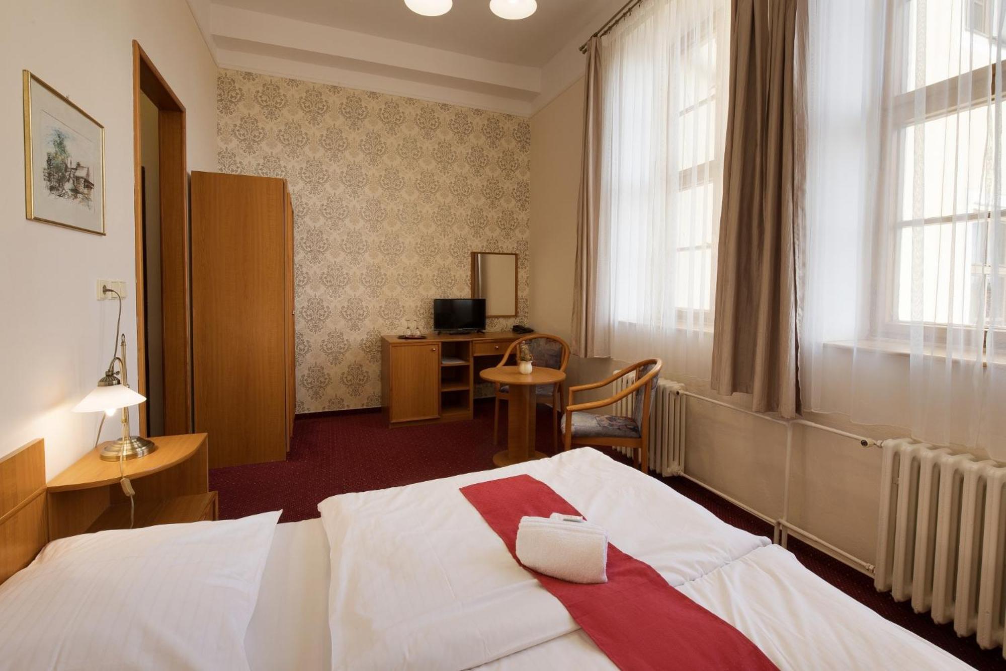 Hotel U Cerneho Orla Telč Kültér fotó