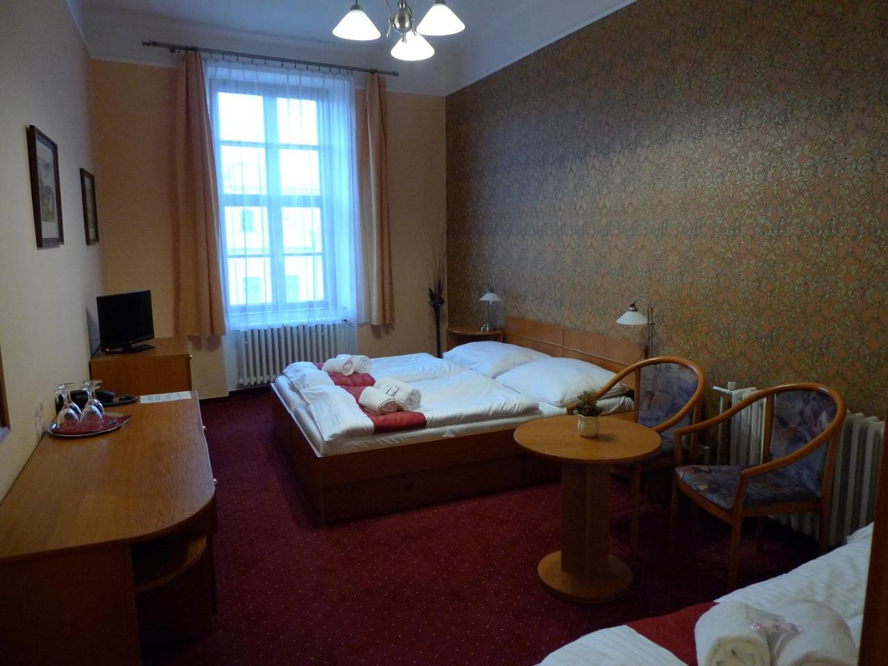 Hotel U Cerneho Orla Telč Kültér fotó